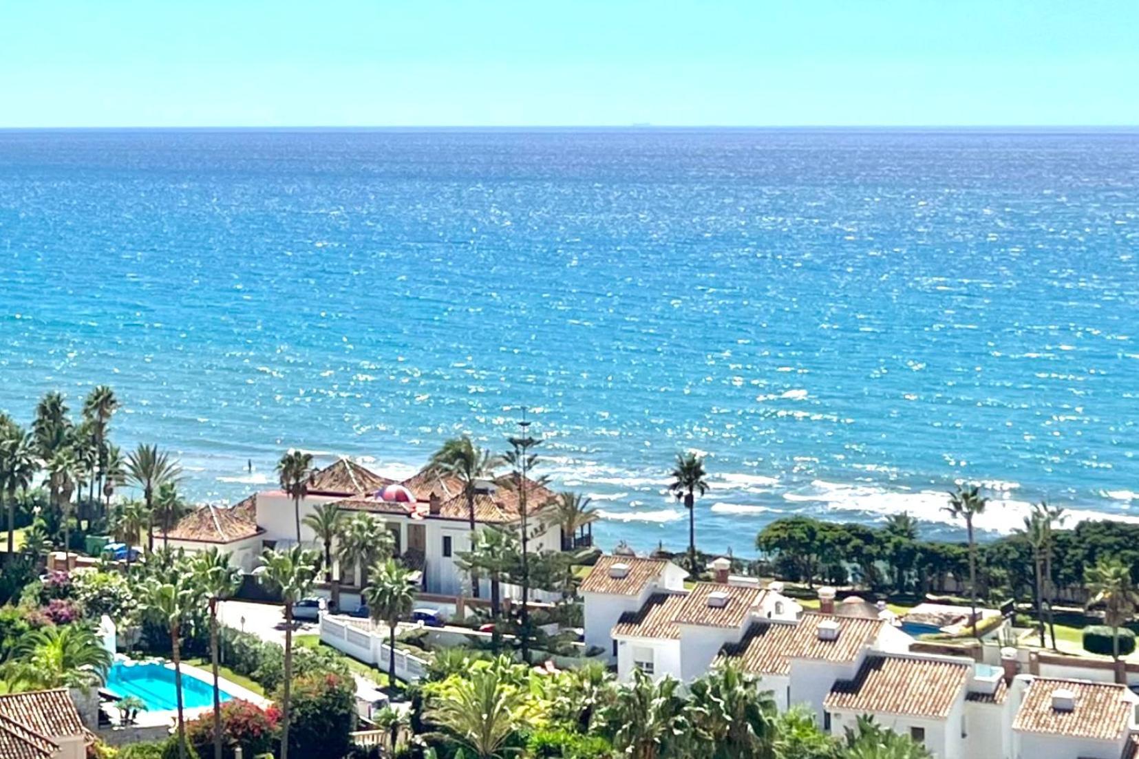 Marbella Beachfront - Beachside Apartment With Stunning Sea Views Extérieur photo